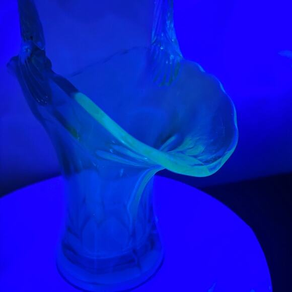 Tiffin-Franciscan 310-1-2 Blue Depression Glass Wedding Basket 9" UV Reactive - Picture 7 of 7